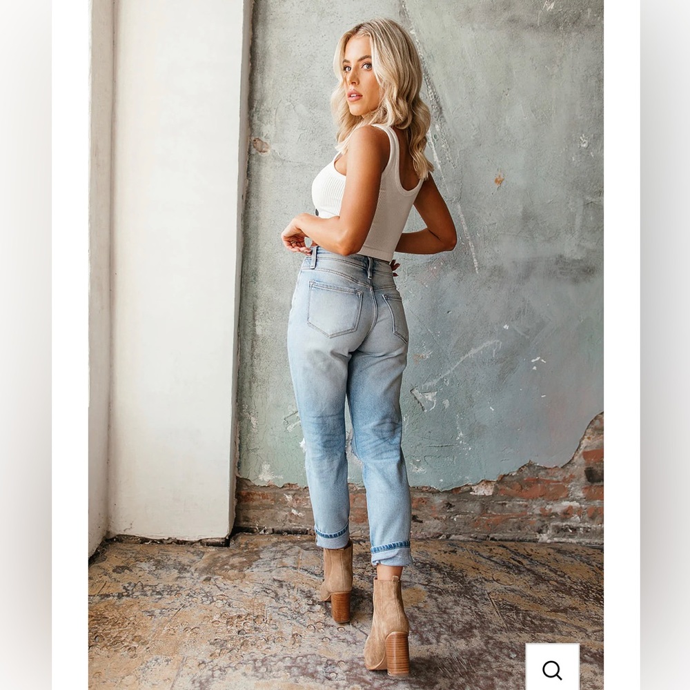 NWOT The Post Kancan distressed mom jean 25